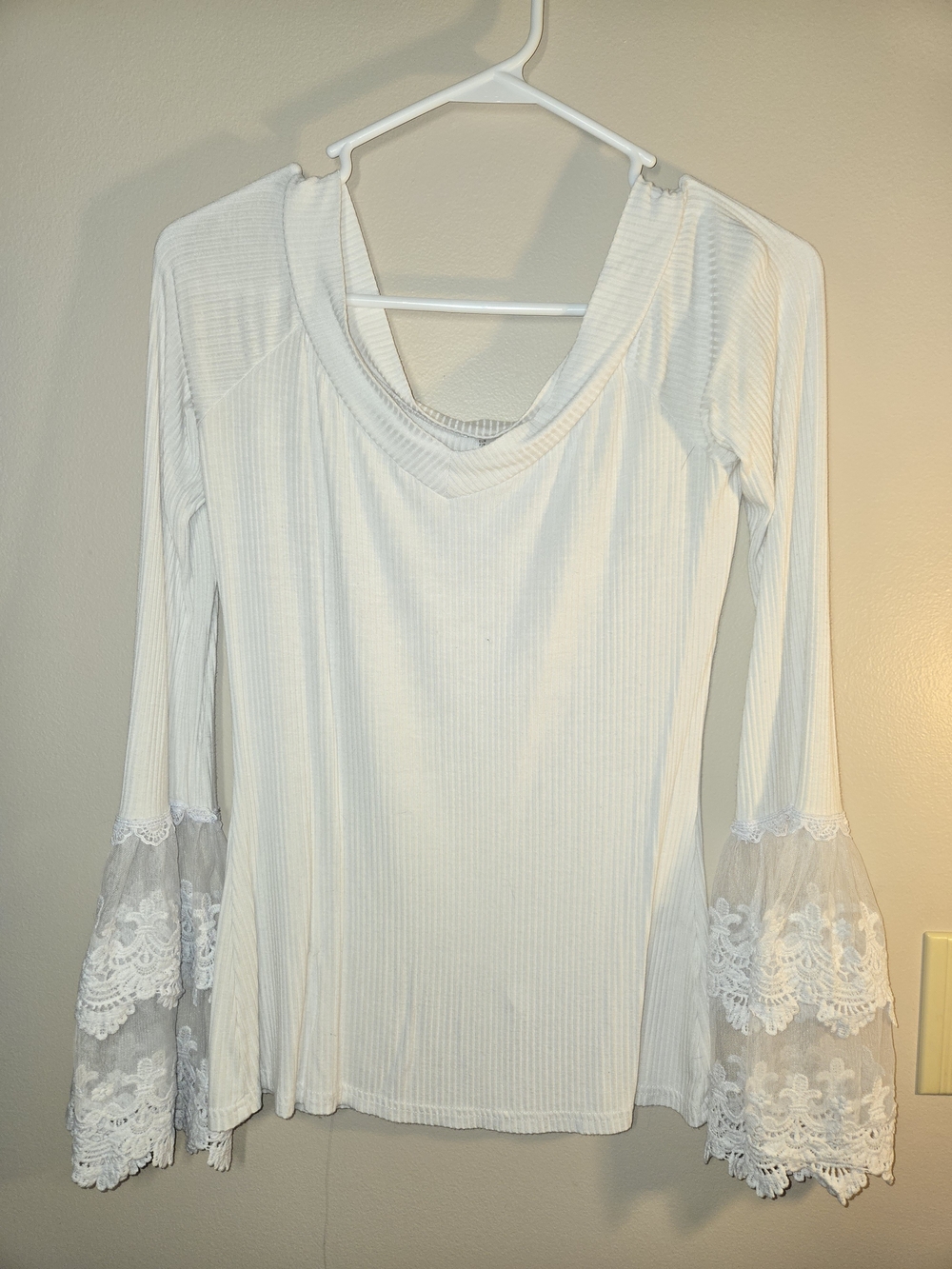 VENUS Ivory Ribbed Lace Bell Sleeve Top Medium Boho Romantic